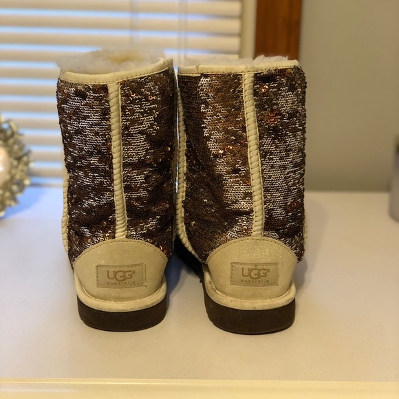 Sparkle UGG - Picture 2 of 3